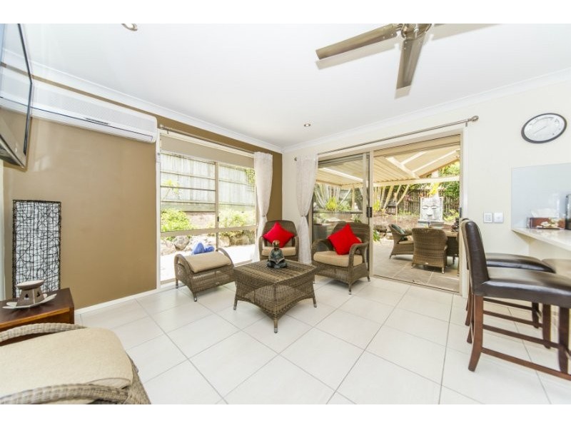 24 Urangan Court, Helensvale QLD 4212