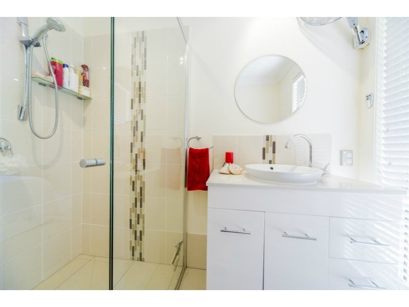 24 Urangan Court, Helensvale QLD 4212