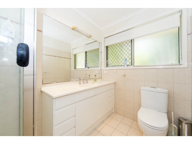 19 Wolvi Place, Helensvale QLD 4212