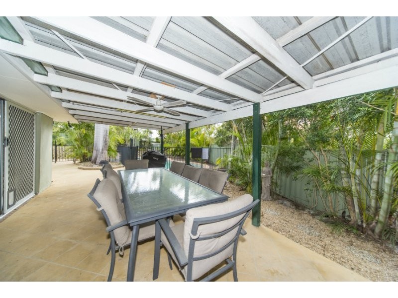 19 Wolvi Place, Helensvale QLD 4212