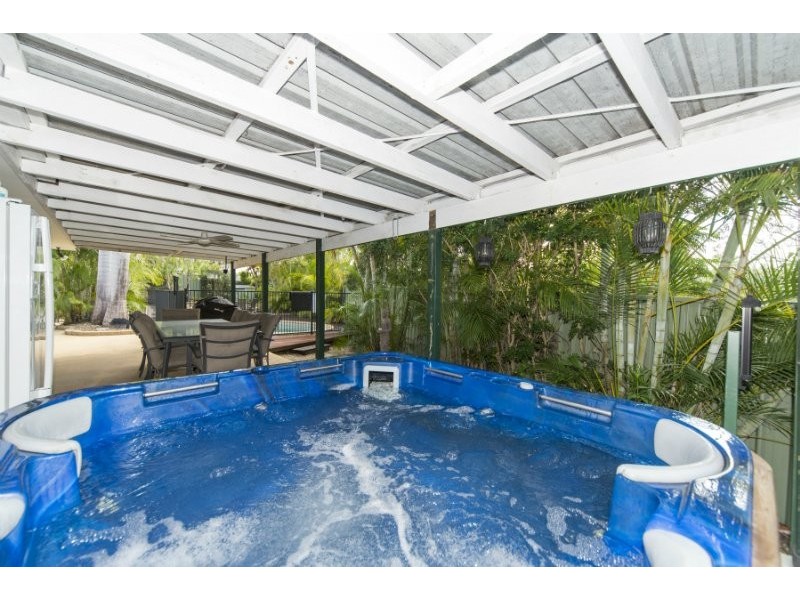 19 Wolvi Place, Helensvale QLD 4212