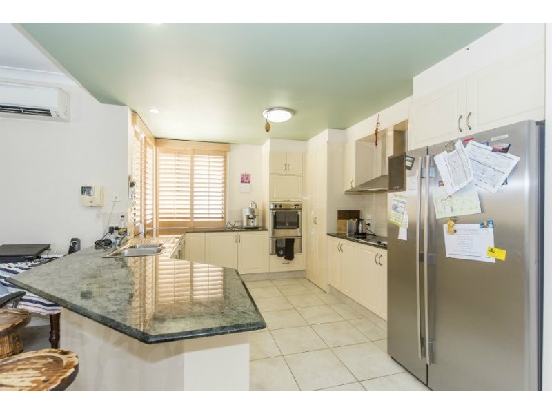 19 Calmwater Crescent, Helensvale QLD 4212