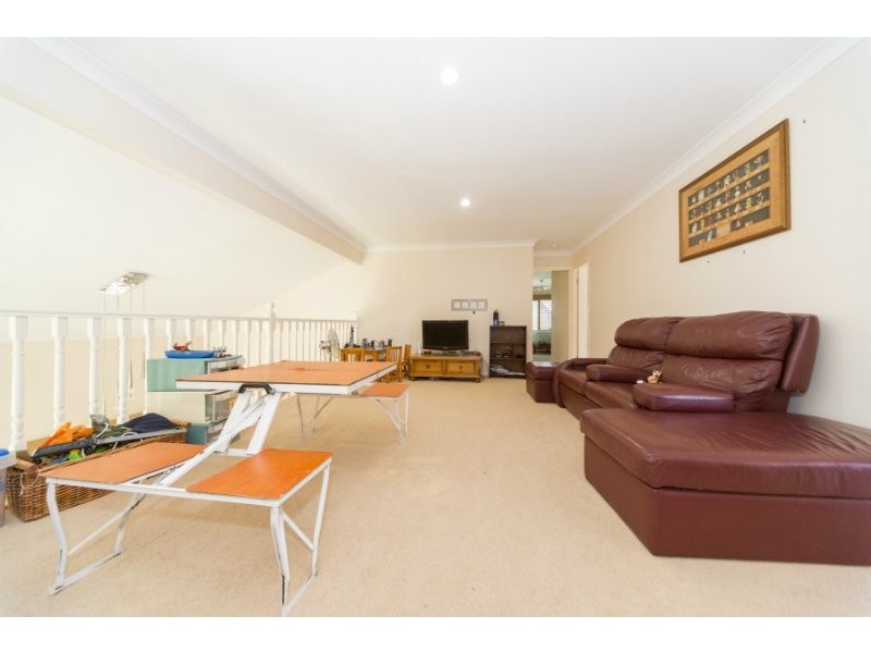 19 Calmwater Crescent, Helensvale QLD 4212