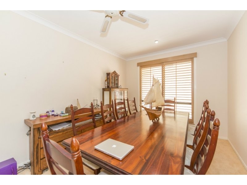 19 Calmwater Crescent, Helensvale QLD 4212