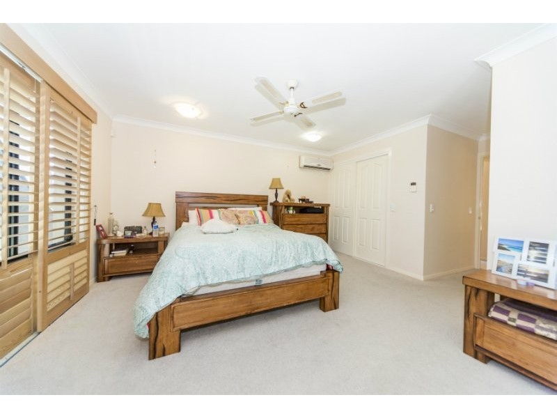 19 Calmwater Crescent, Helensvale QLD 4212
