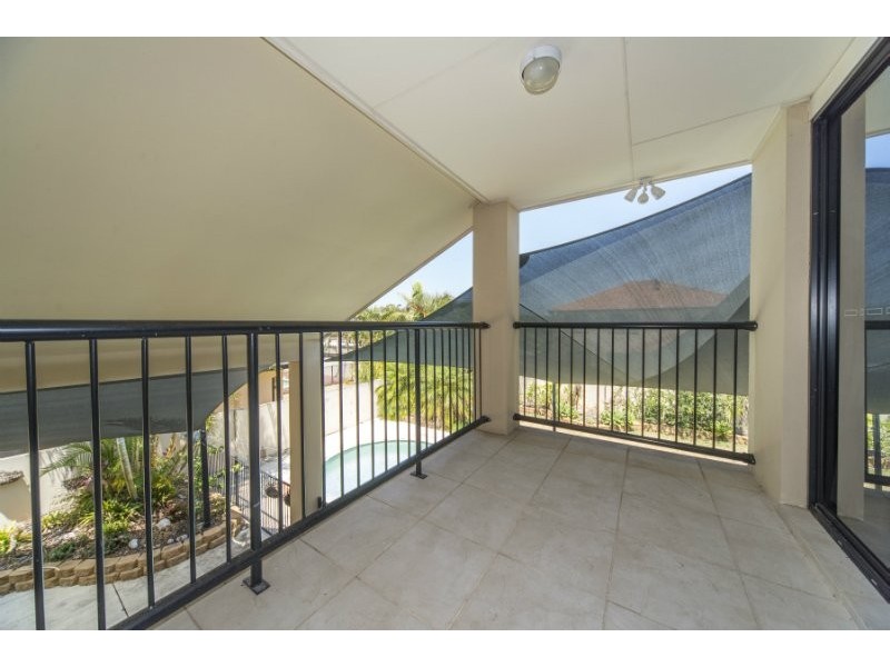 19 Calmwater Crescent, Helensvale QLD 4212