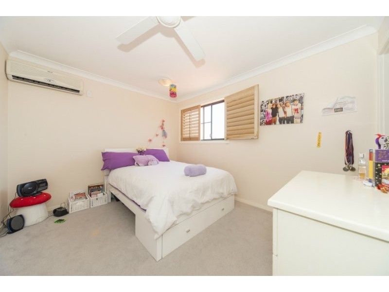 19 Calmwater Crescent, Helensvale QLD 4212