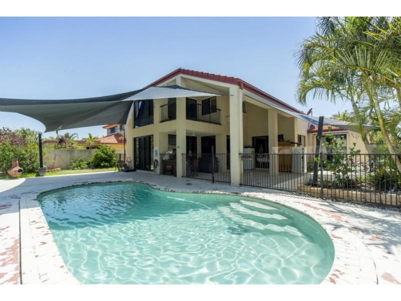 19 Calmwater Crescent, Helensvale QLD 4212