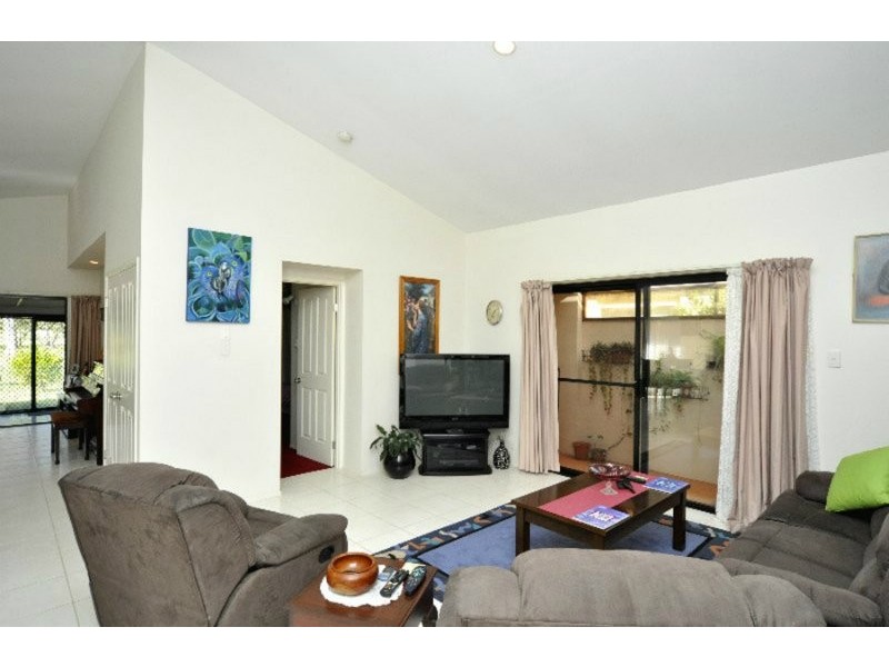 15 Wandilla Drive, Helensvale QLD 4212