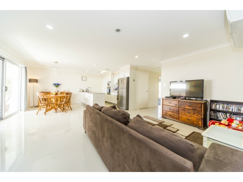 2/12 Jones Street, Coomera QLD 4209