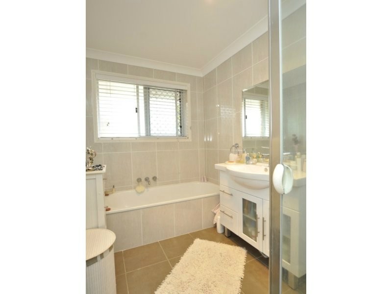 79 Parkes Drive, Helensvale QLD 4212