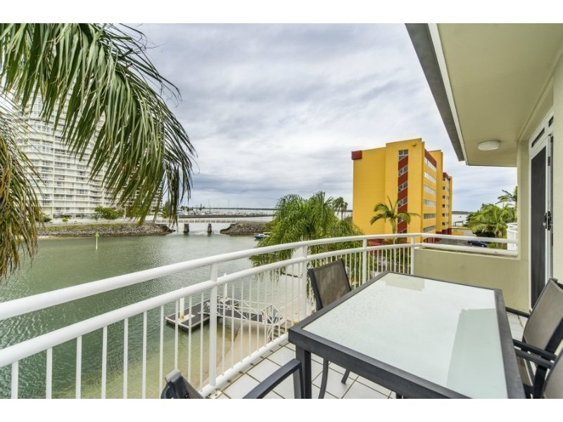 7/3 Vernia Place, Biggera Waters QLD 4216