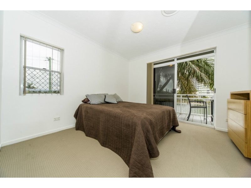 7/3 Vernia Place, Biggera Waters QLD 4216