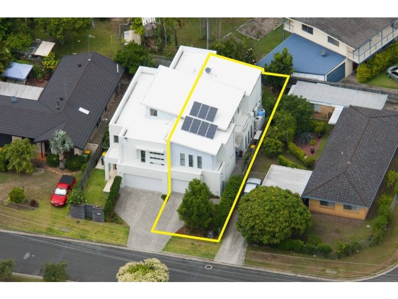 2/46 Heeb Street, Bundall QLD 4217