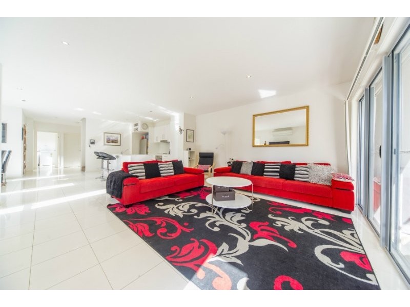 2/46 Heeb Street, Bundall QLD 4217