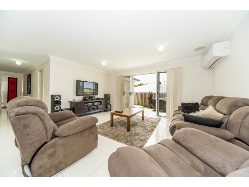 2/20 Aldgate Crescent, Pacific Pines QLD 4211