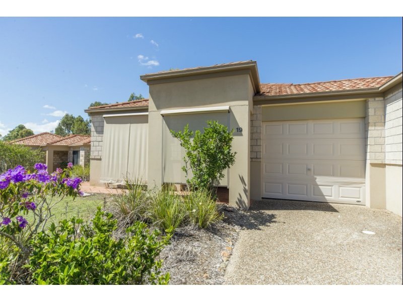 19/24 Amsonia Court, Arundel QLD 4214