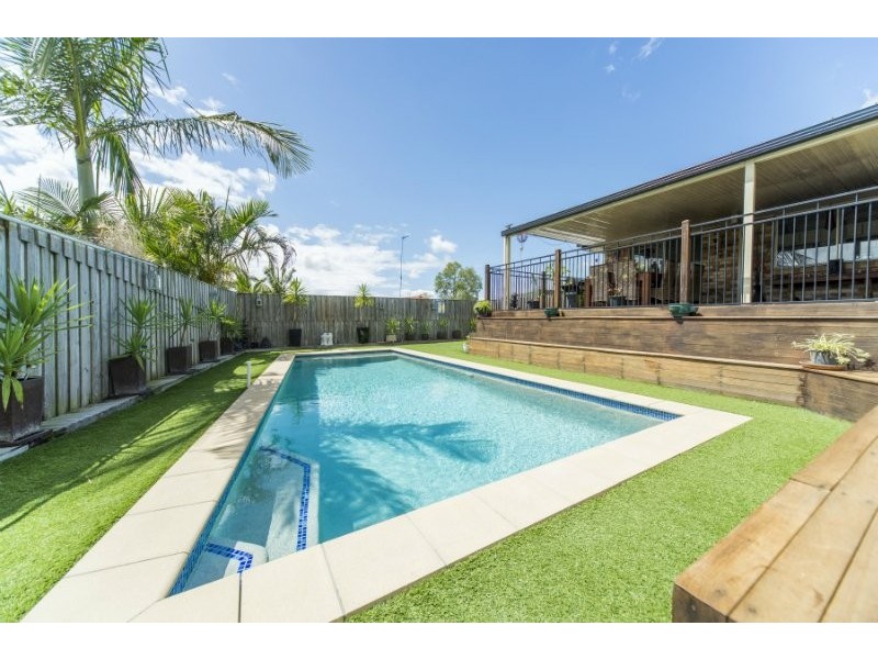 77 Santa Isobel Boulevarde, Pacific Pines QLD 4211