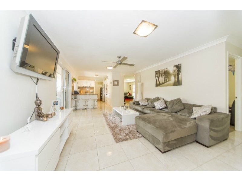77 Santa Isobel Boulevarde, Pacific Pines QLD 4211