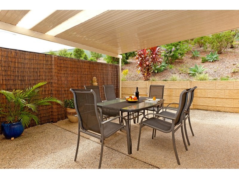 24/1 Archipelago Street, Pacific Pines QLD 4211