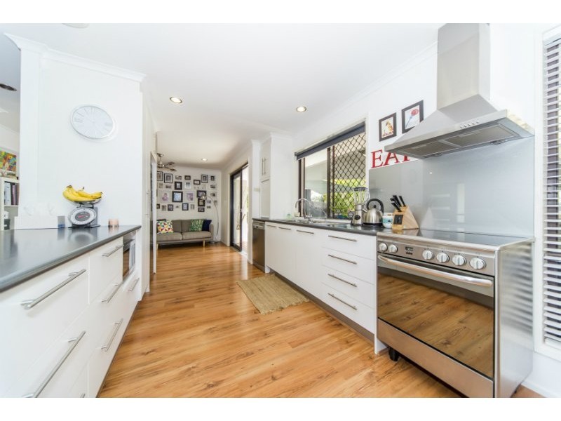 1 Tambo Court, Helensvale QLD 4212