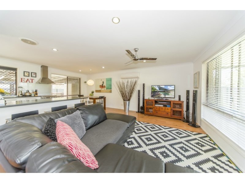 1 Tambo Court, Helensvale QLD 4212