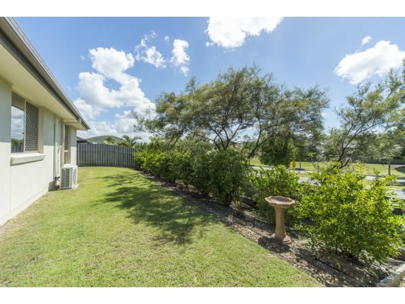 27 Witheren Circuit, Pacific Pines QLD 4211