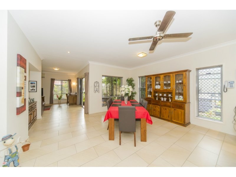 15B Shannonbrook Grove, Oxenford QLD 4210