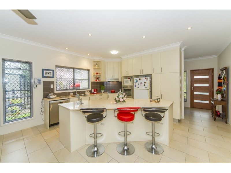 15B Shannonbrook Grove, Oxenford QLD 4210