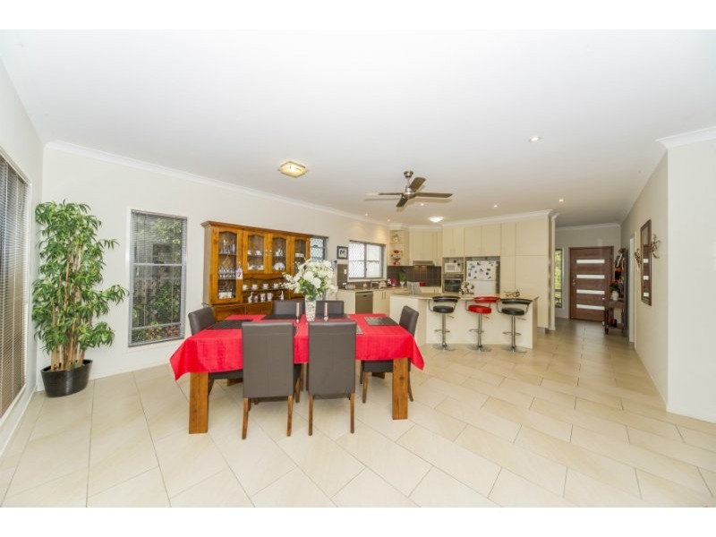 15B Shannonbrook Grove, Oxenford QLD 4210