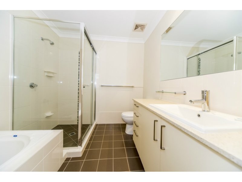 15B Shannonbrook Grove, Oxenford QLD 4210