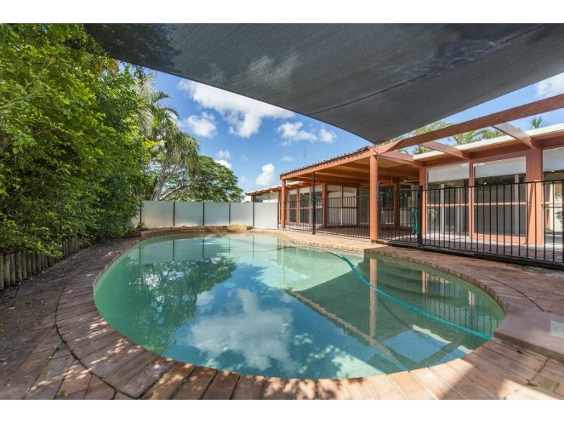 17 Cadell Drive, Helensvale QLD 4212