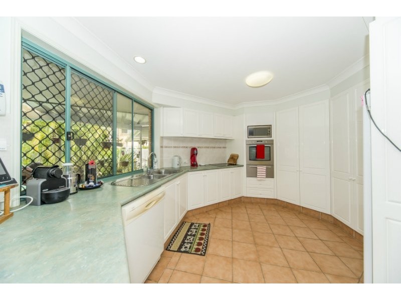 4 Poeppel Place, Helensvale QLD 4212