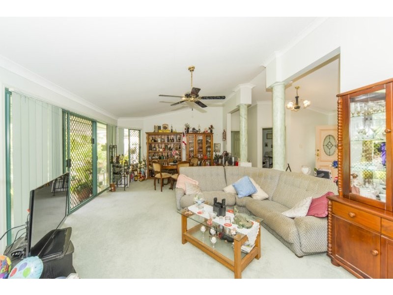 4 Poeppel Place, Helensvale QLD 4212