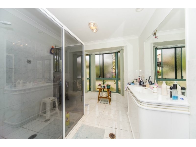 4 Poeppel Place, Helensvale QLD 4212