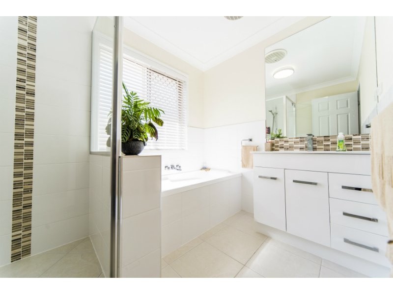 5 Weka Street, Oxenford QLD 4210