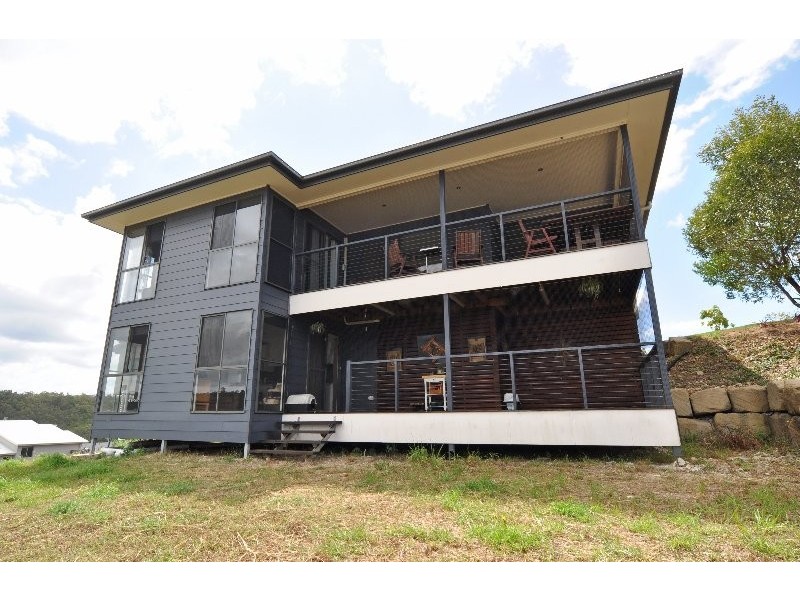 137 Wunburra Circle, Pacific Pines QLD 4211