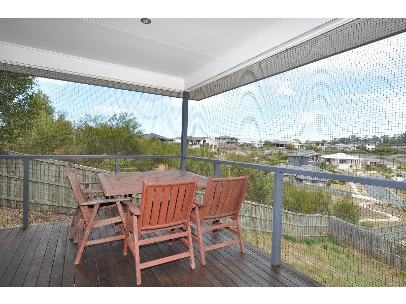 137 Wunburra Circle, Pacific Pines QLD 4211