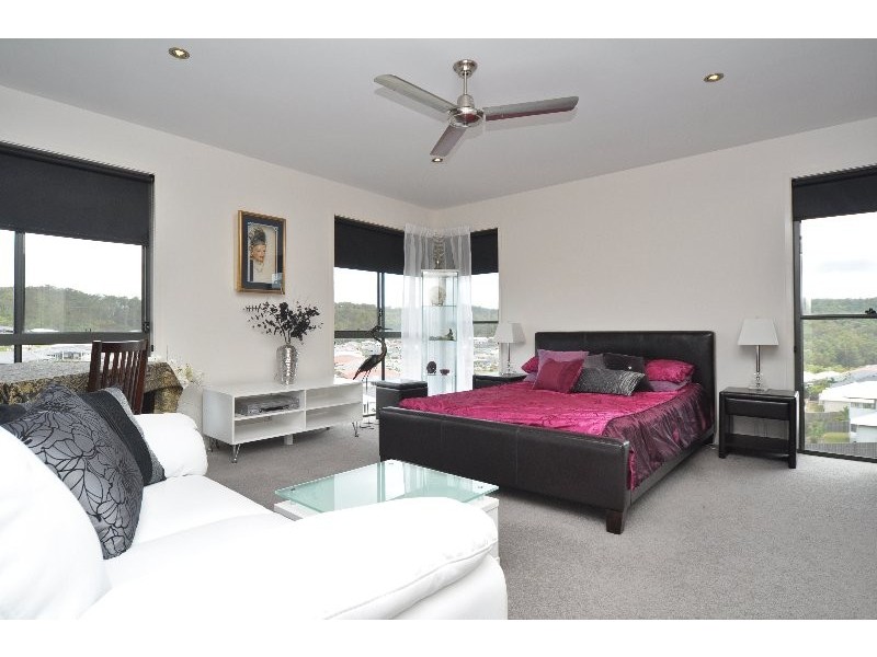 137 Wunburra Circle, Pacific Pines QLD 4211