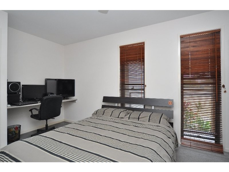 137 Wunburra Circle, Pacific Pines QLD 4211