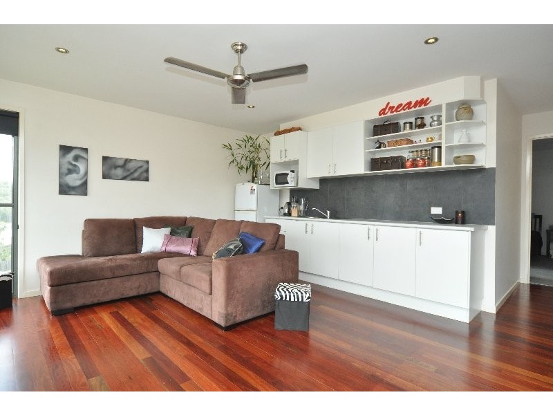 137 Wunburra Circle, Pacific Pines QLD 4211