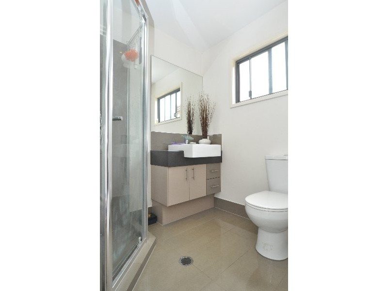 137 Wunburra Circle, Pacific Pines QLD 4211