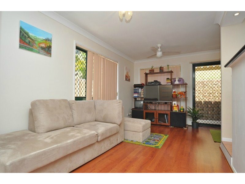 2/81 Cootharaba Drive, Helensvale QLD 4212