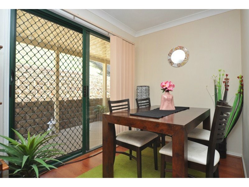 2/81 Cootharaba Drive, Helensvale QLD 4212