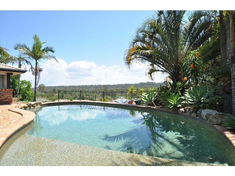 8 Katoomba Court, Helensvale QLD 4212