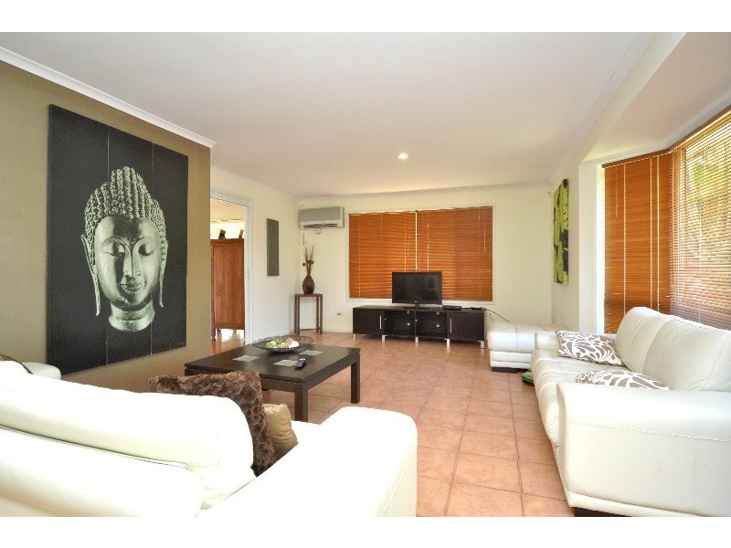 8 Katoomba Court, Helensvale QLD 4212