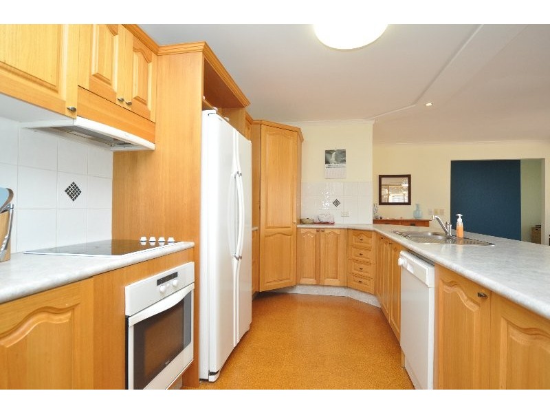 8 Katoomba Court, Helensvale QLD 4212