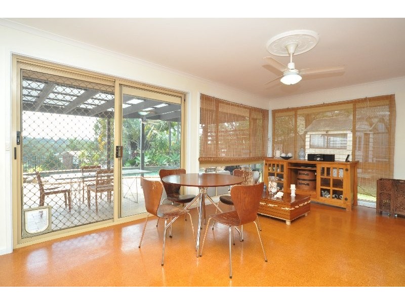 8 Katoomba Court, Helensvale QLD 4212