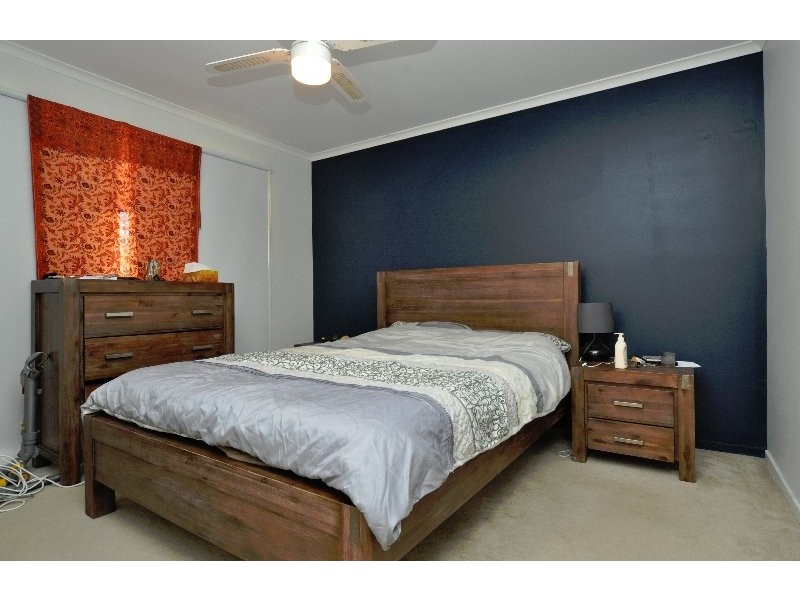 8 Katoomba Court, Helensvale QLD 4212