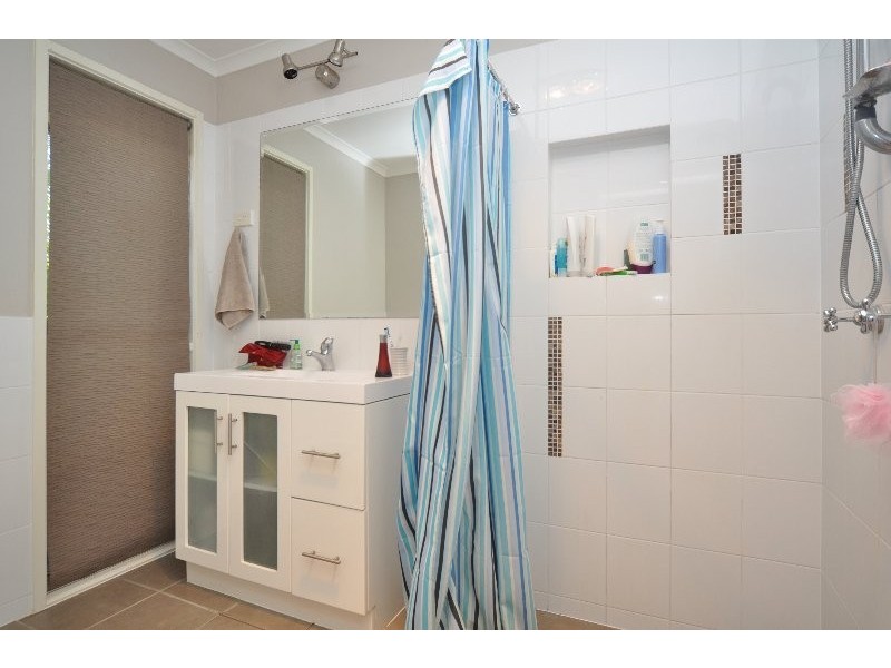 8 Katoomba Court, Helensvale QLD 4212